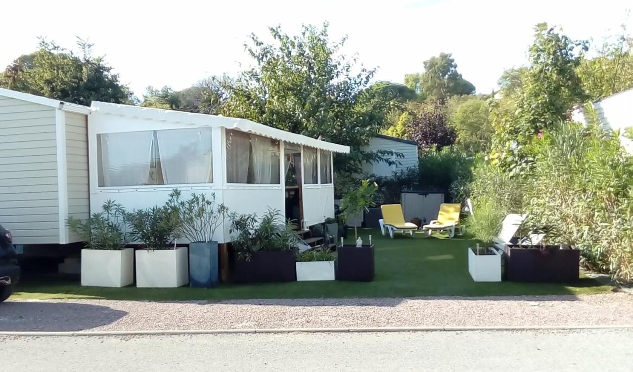 Hôtel CAMPING Le Montourey Azur 78 à Fréjus Extérieur photo