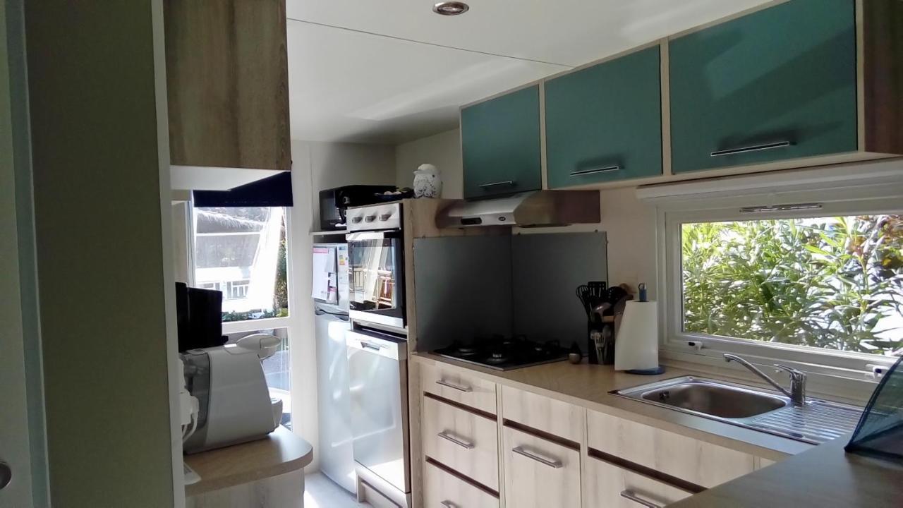 Hôtel CAMPING Le Montourey Azur 78 à Fréjus Extérieur photo