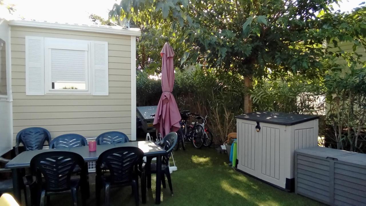 Hôtel CAMPING Le Montourey Azur 78 à Fréjus Extérieur photo